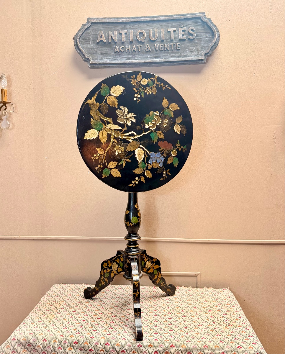 Napoleon III-era Lacquered Wooden Tripod Side Table, 19th Century -photo-4
