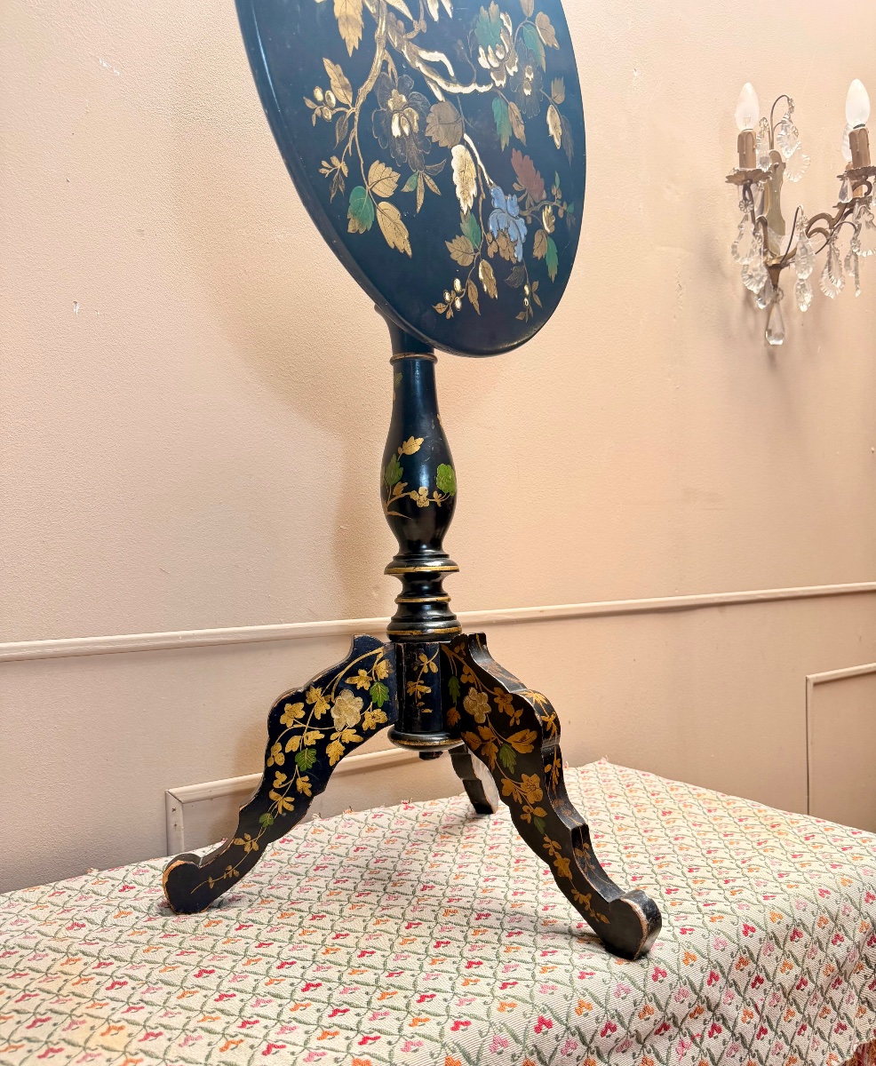 Napoleon III-era Lacquered Wooden Tripod Side Table, 19th Century -photo-1