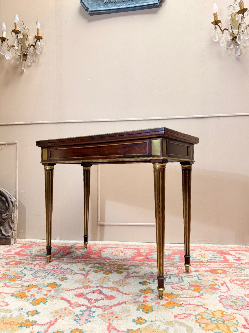 19th-century Louis XVI-style Mahogany Game Table -photo-4