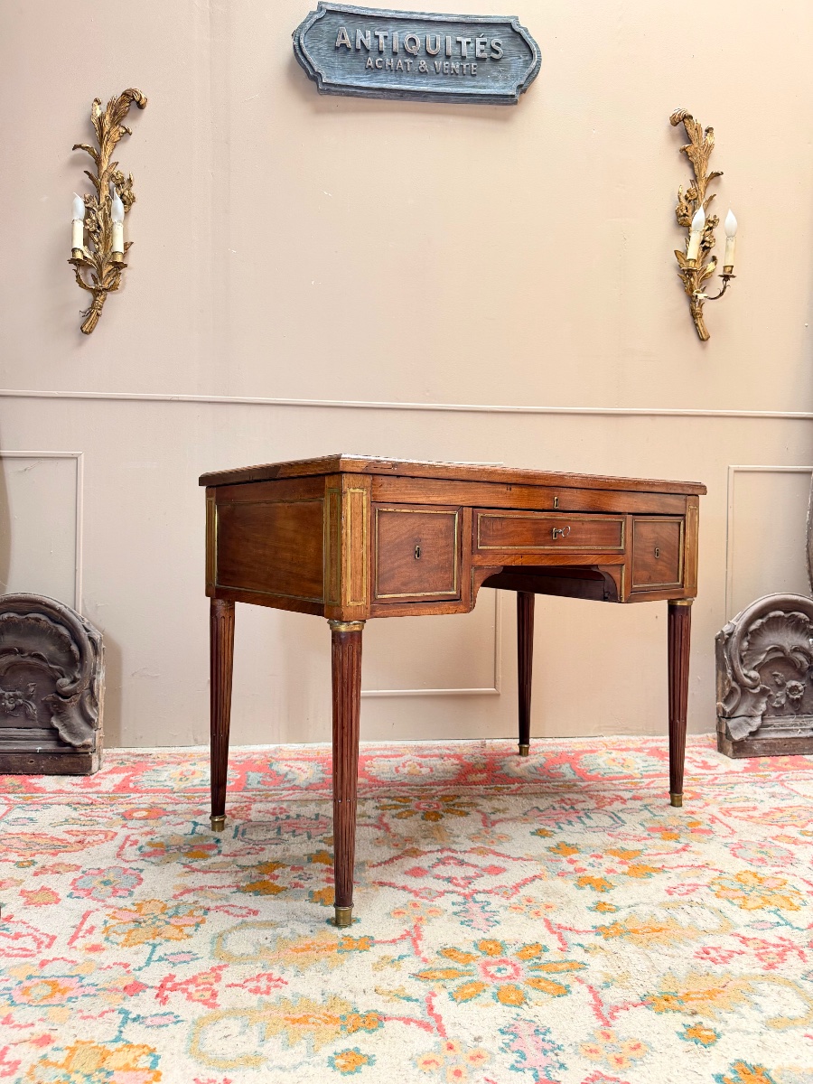 18th-century Louis XVI-style Mahogany Dressing Table -photo-1