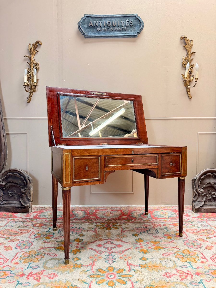 18th-century Louis XVI-style Mahogany Dressing Table 