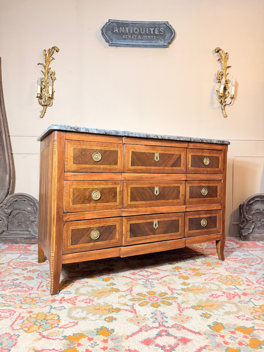 Commode d’époque transition en marqueterie à ressaut XVIII eme siècle 