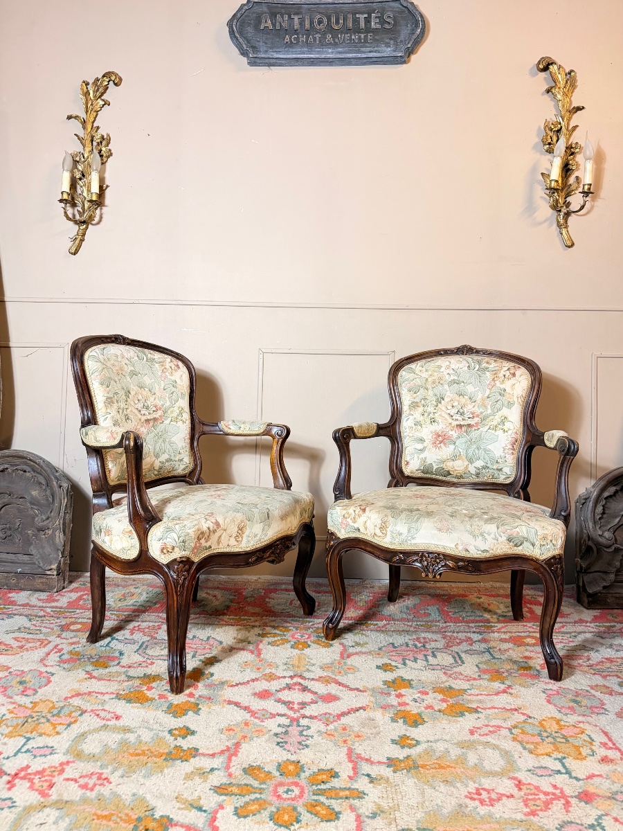 Pair Of 19th-century Louis XV-style Natural Wood Armchairs -photo-3