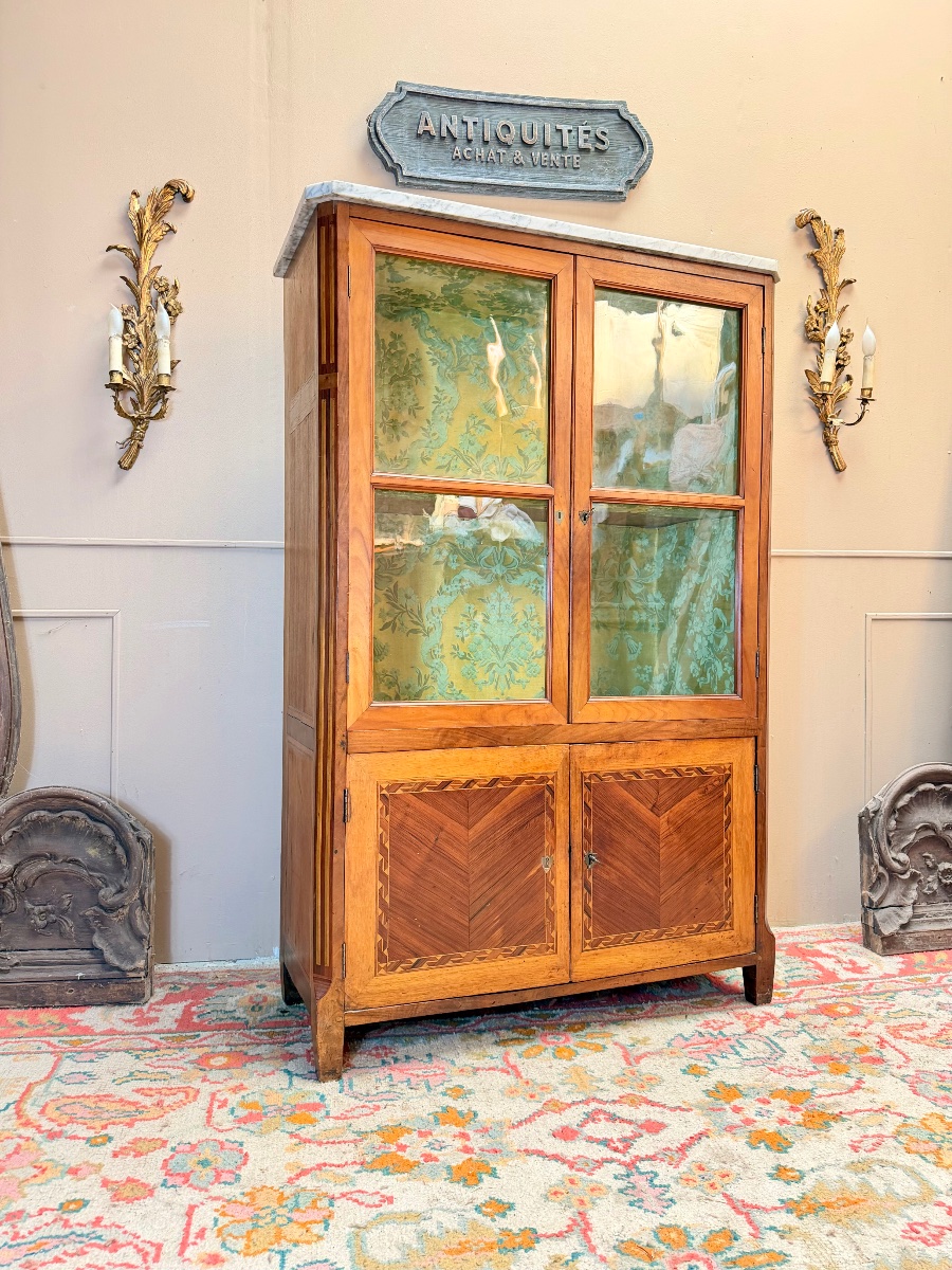 18th-century Transitional-period Display Cabinet In Walnut And Rosewood 