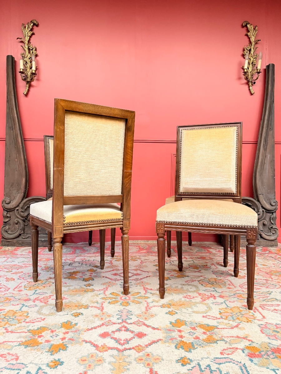 Suite de quatre chaises en bois naturel de style Louis XVI -photo-5