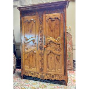 Armoire en noyer travail régional d’époque Louis XV XVIII eme siècle 