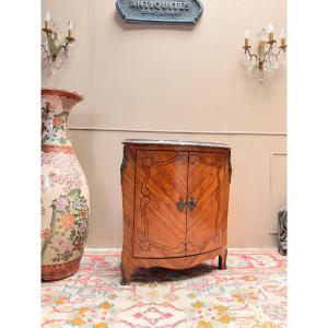 Encoignure en marqueterie de style Louis XV