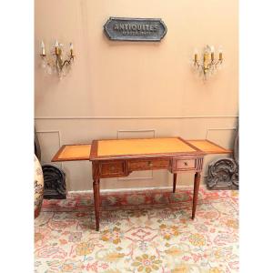 Bureau plat en acajou de style Louis XVI