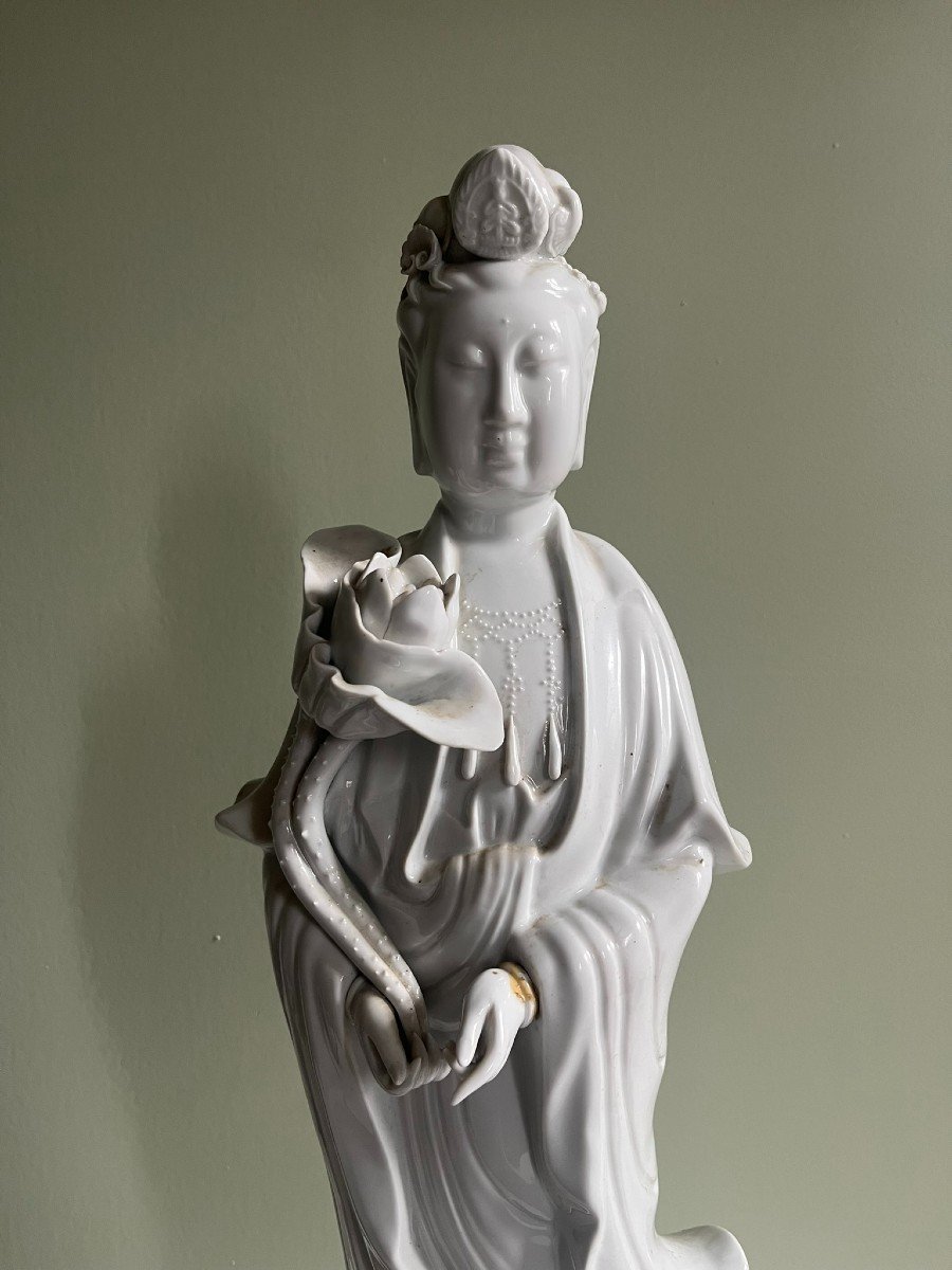 Grande Guanyin au Lotus En Porcelaine Blanc De Chine - Circa 1900-photo-2