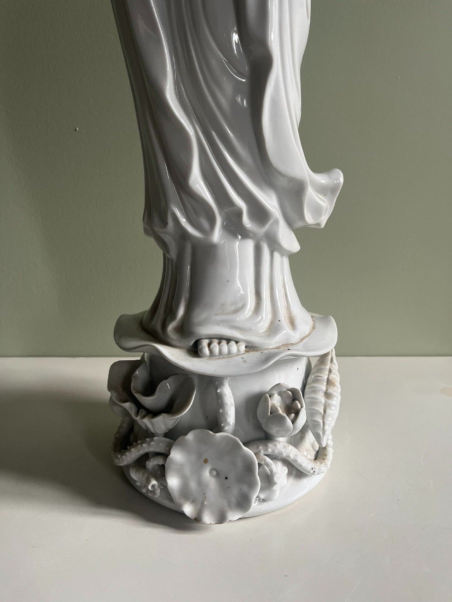 Large Lotus Guanyin In Chinese White Porcelain - Circa 1900-photo-4