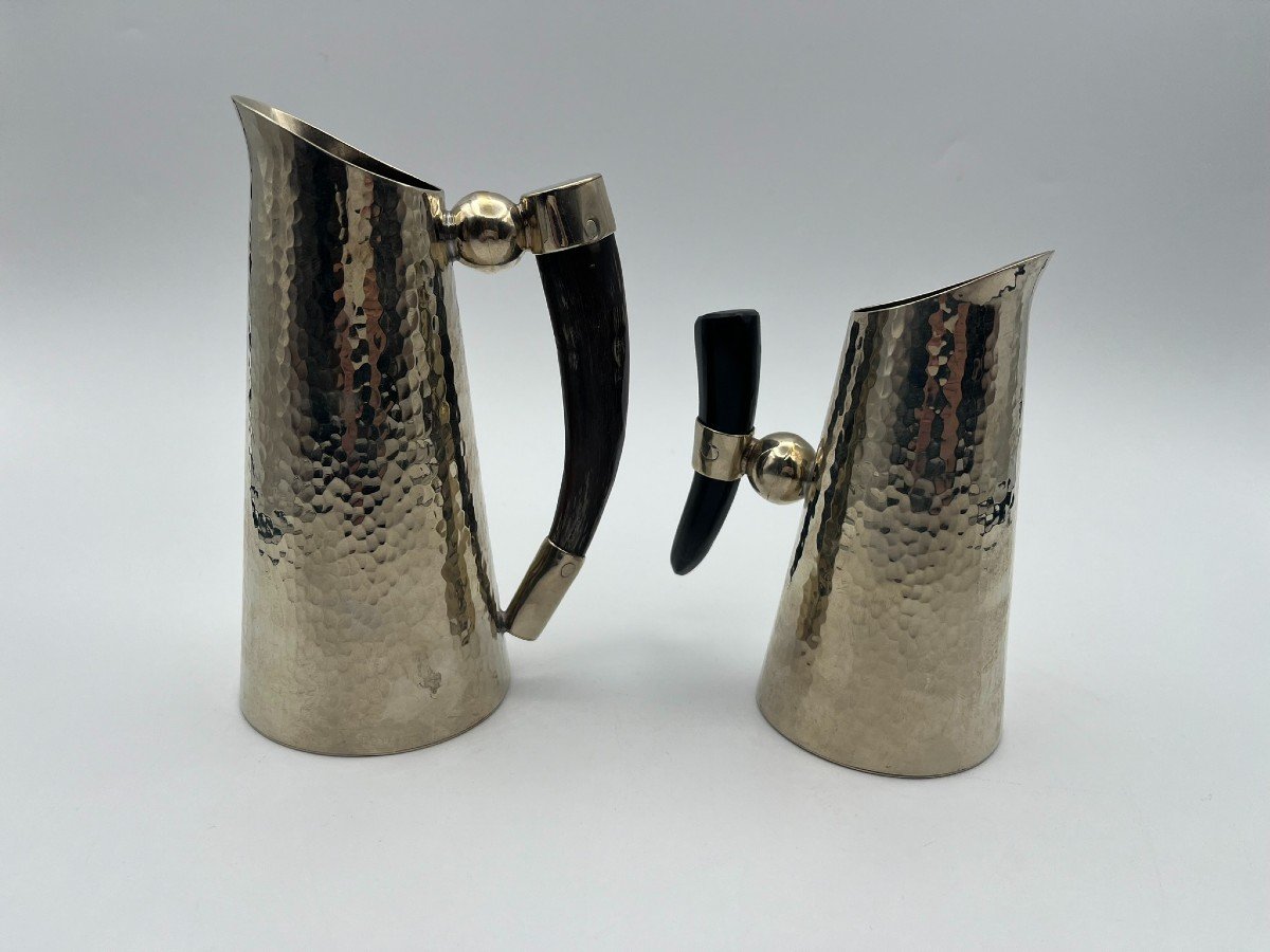 Two Jugs In Hammered Silver Metal - Horn Handles - 20th Century