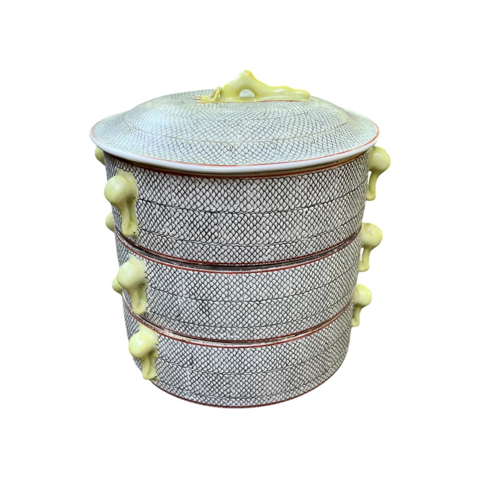 China - Covered Porcelain And Enamel Treat Box - Republic Period