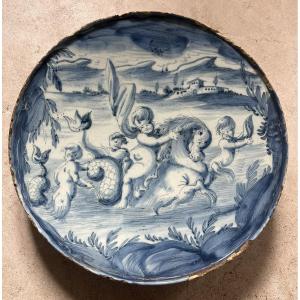 17th Century Savona Earthenware - Dish With Mythological Decor - Putti Riding Seahorse 