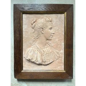 Sébastien De Boisheraud - Terracotta Bas-relief Signed And Dated 1895 - Profile Of Young Woman