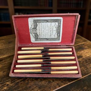 Coffret de coutellerie XVIIIème - Bernard Raterey - Marseille - 12 couteaux de table