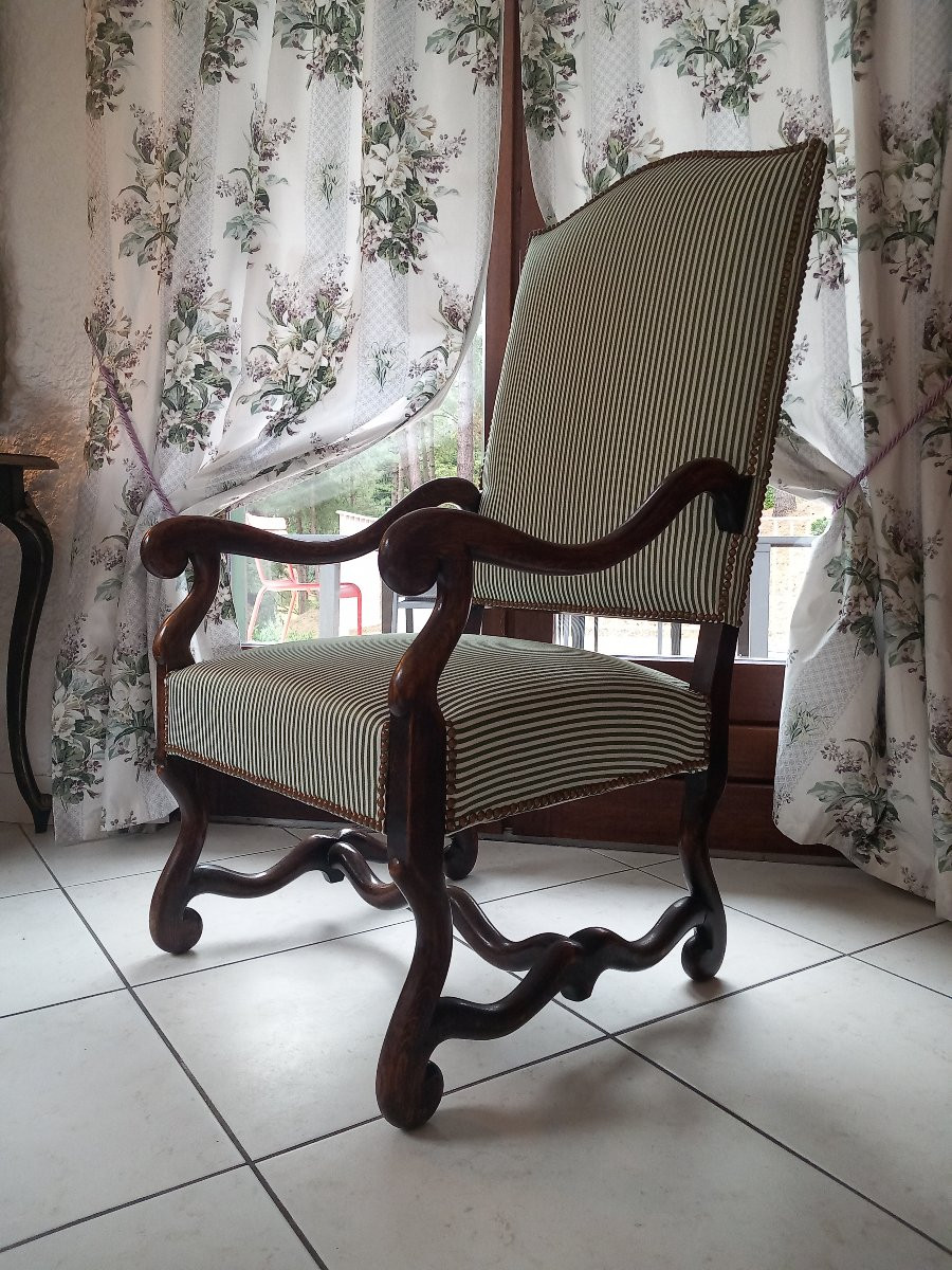 Large Pair Of Louis XIII Style Armchairs-photo-3