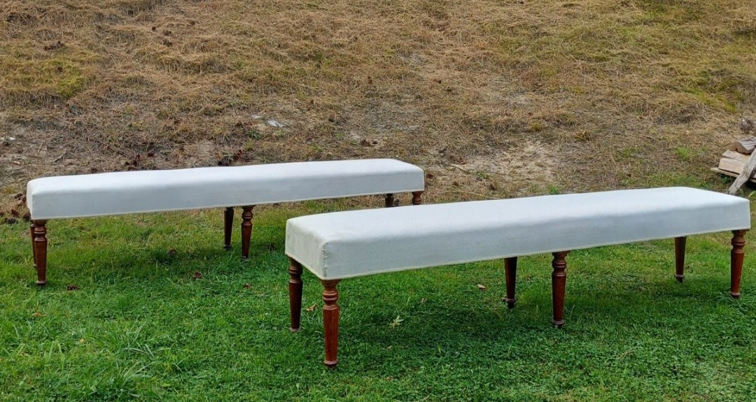 Paire de banquettes de style Louis XVI