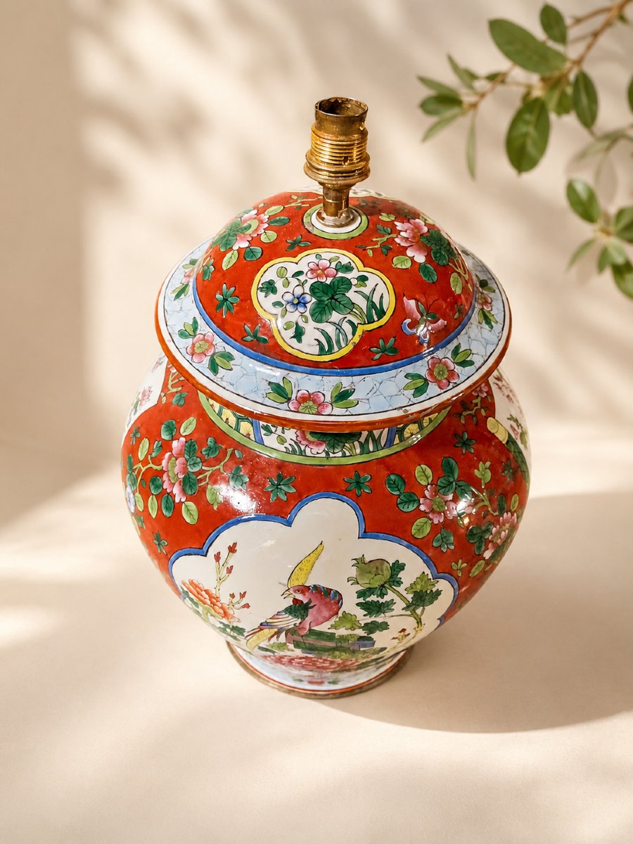 Potiche en porcelaine polychrome montée en lampe – Décor d’oiseau et de fleurs – XXe siècle-photo-2