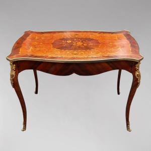Table à écrire petit bureau de style Louis XV en marqueterie 