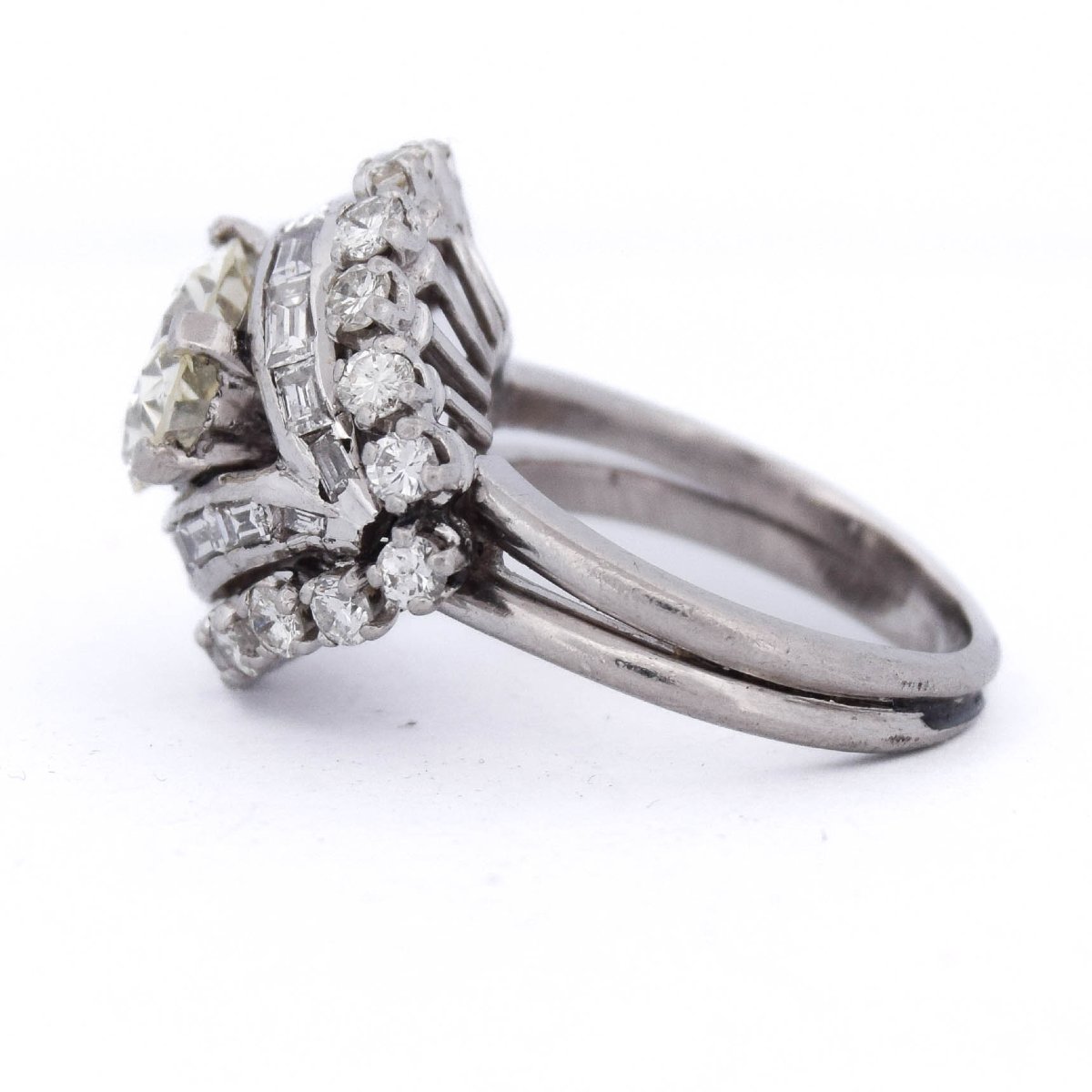 1930s Art Deco Ring With A Pear-shaped Diamond In Platinum   An340-photo-2