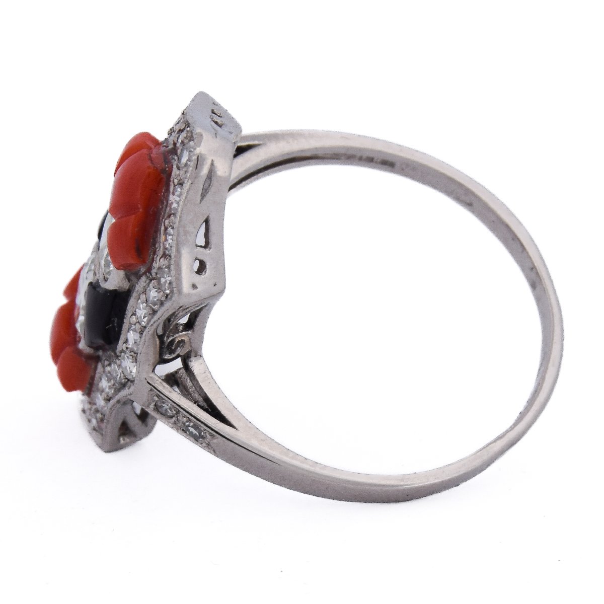 Art Deco Ring In Platinum With Diamonds, Coral, And Onyx   An613 P22 (05519)-photo-1
