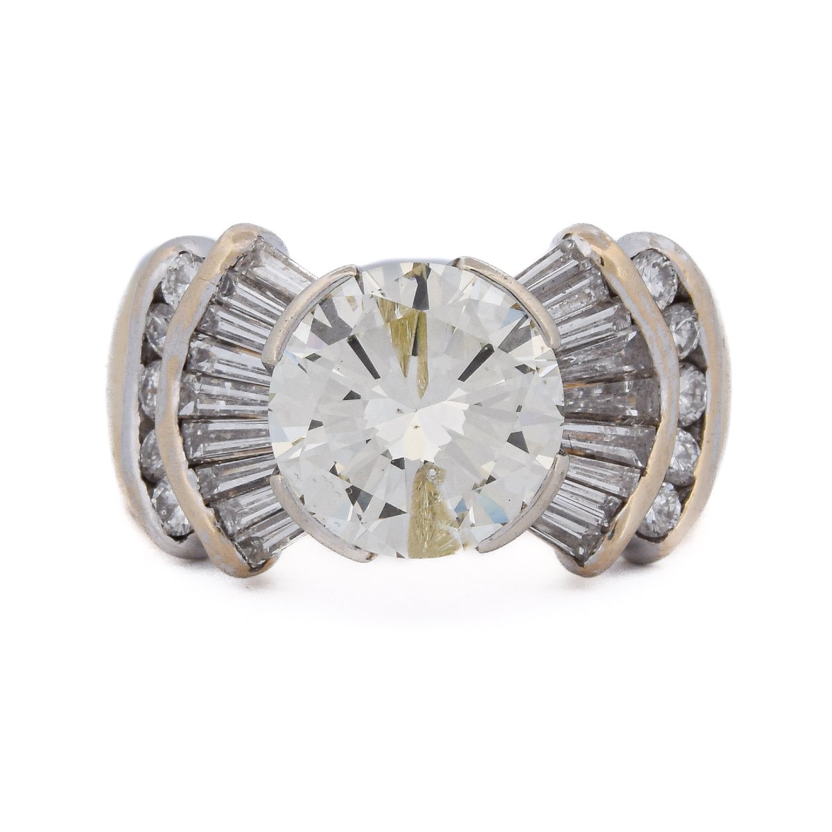 Bague En Or 18 Carats Avec Diamant Central De 6,30 Carats Et Diamants G VS     AN689 