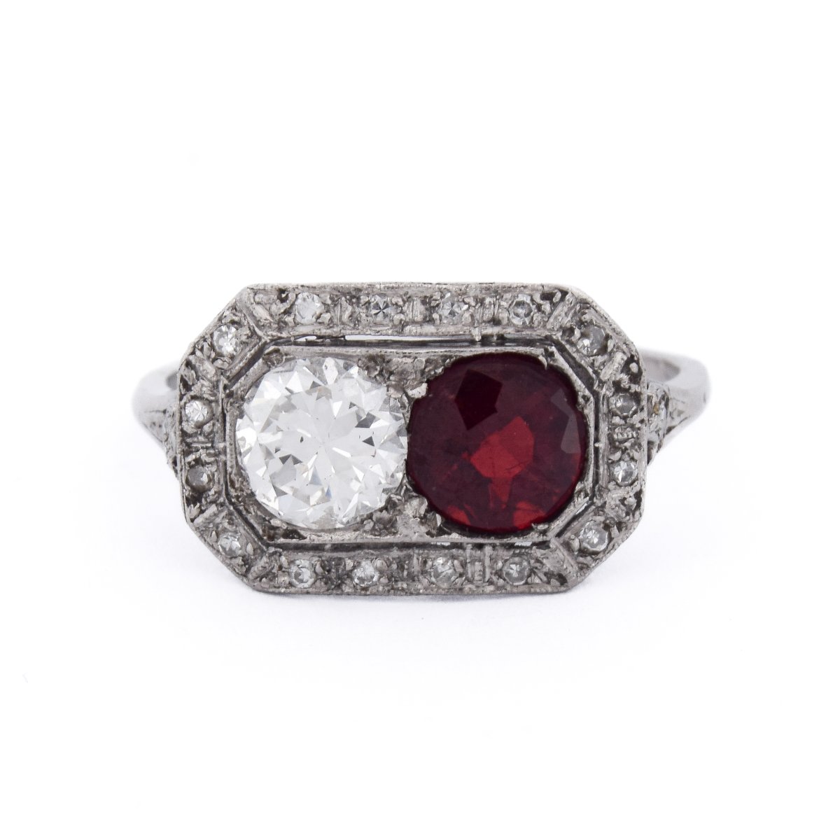 Art Deco Ring In 950 Platinum With A Ruby And Diamonds   An606 (00539)