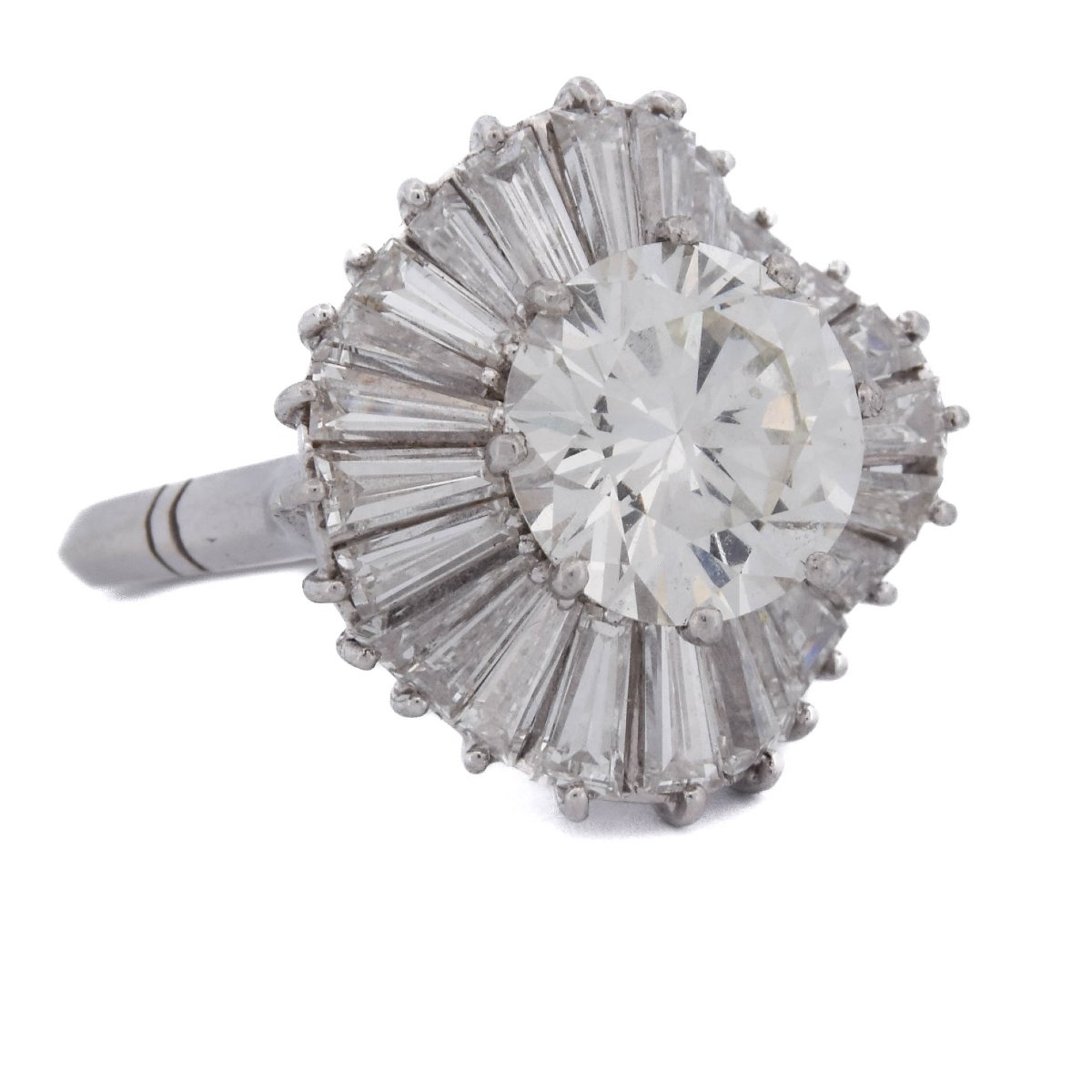Contemporary Platinum Ring With Radial Diamonds, 5.20 Carats   An704-photo-2