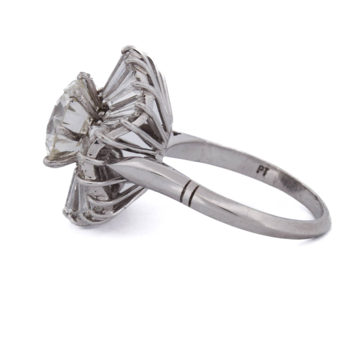 Contemporary Platinum Ring With Radial Diamonds, 5.20 Carats   An704-photo-1