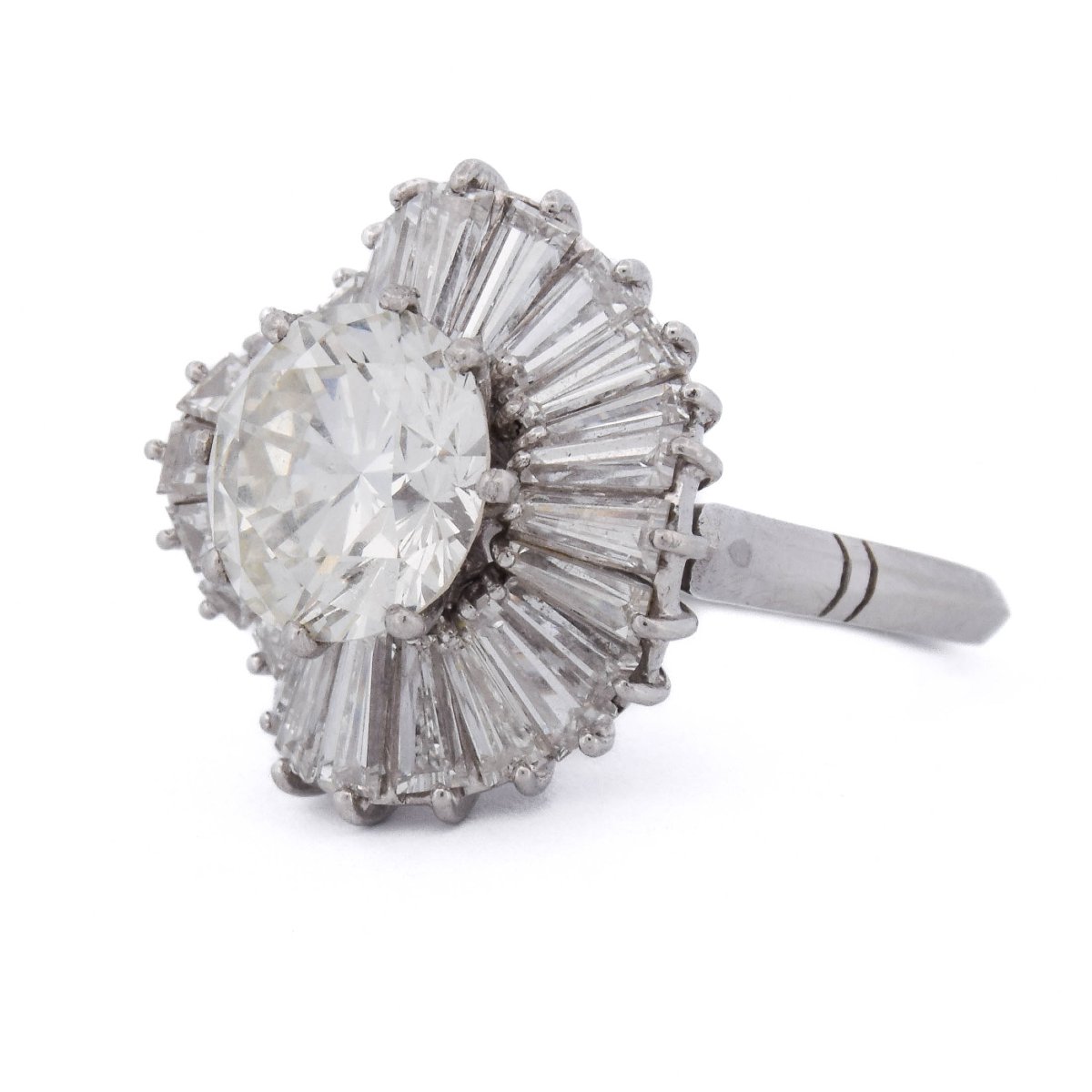 Contemporary Platinum Ring With Radial Diamonds, 5.20 Carats   An704-photo-2