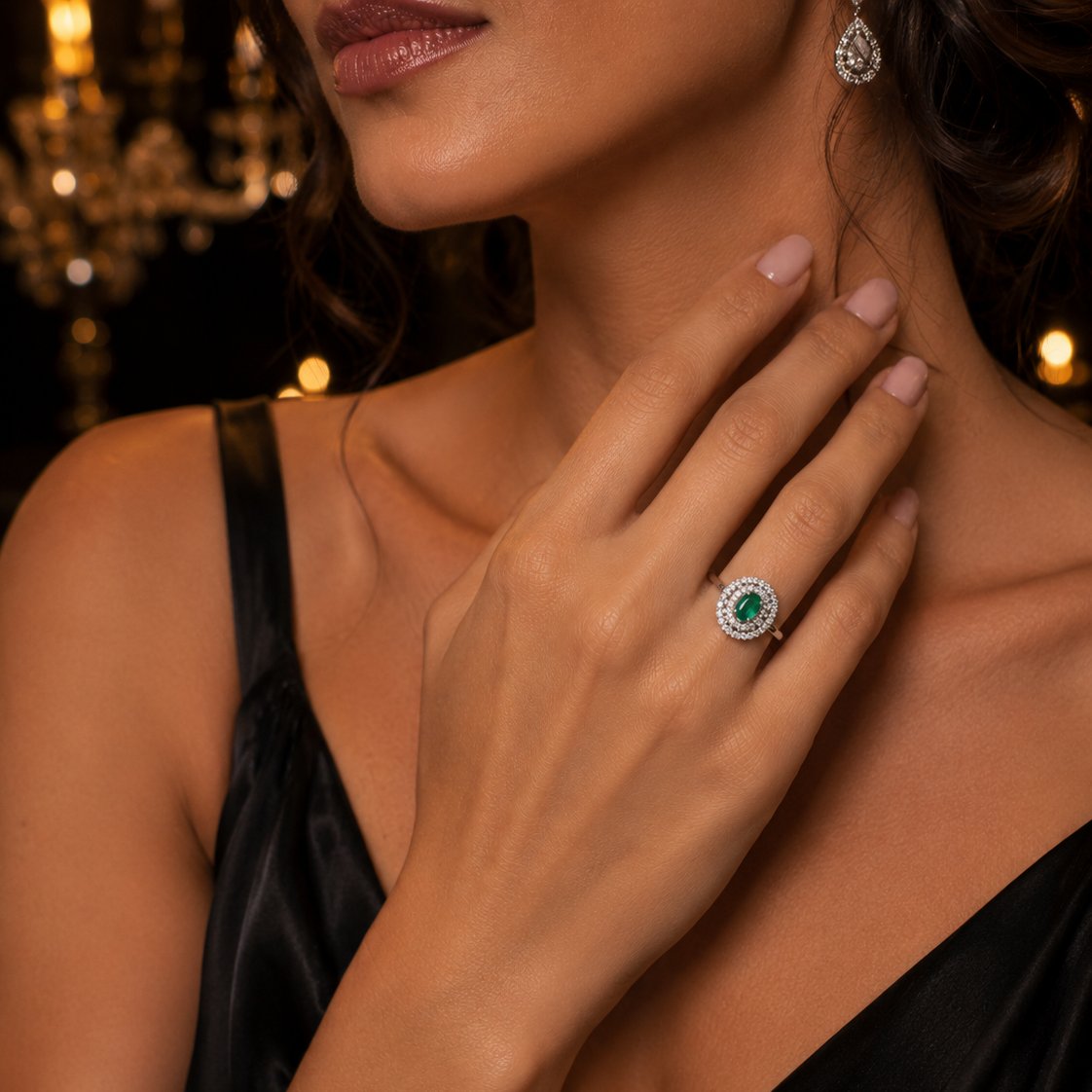 Contemporary 18-k White Gold Ring With Emerald And Diamonds   An Rl64 (0589)-photo-3