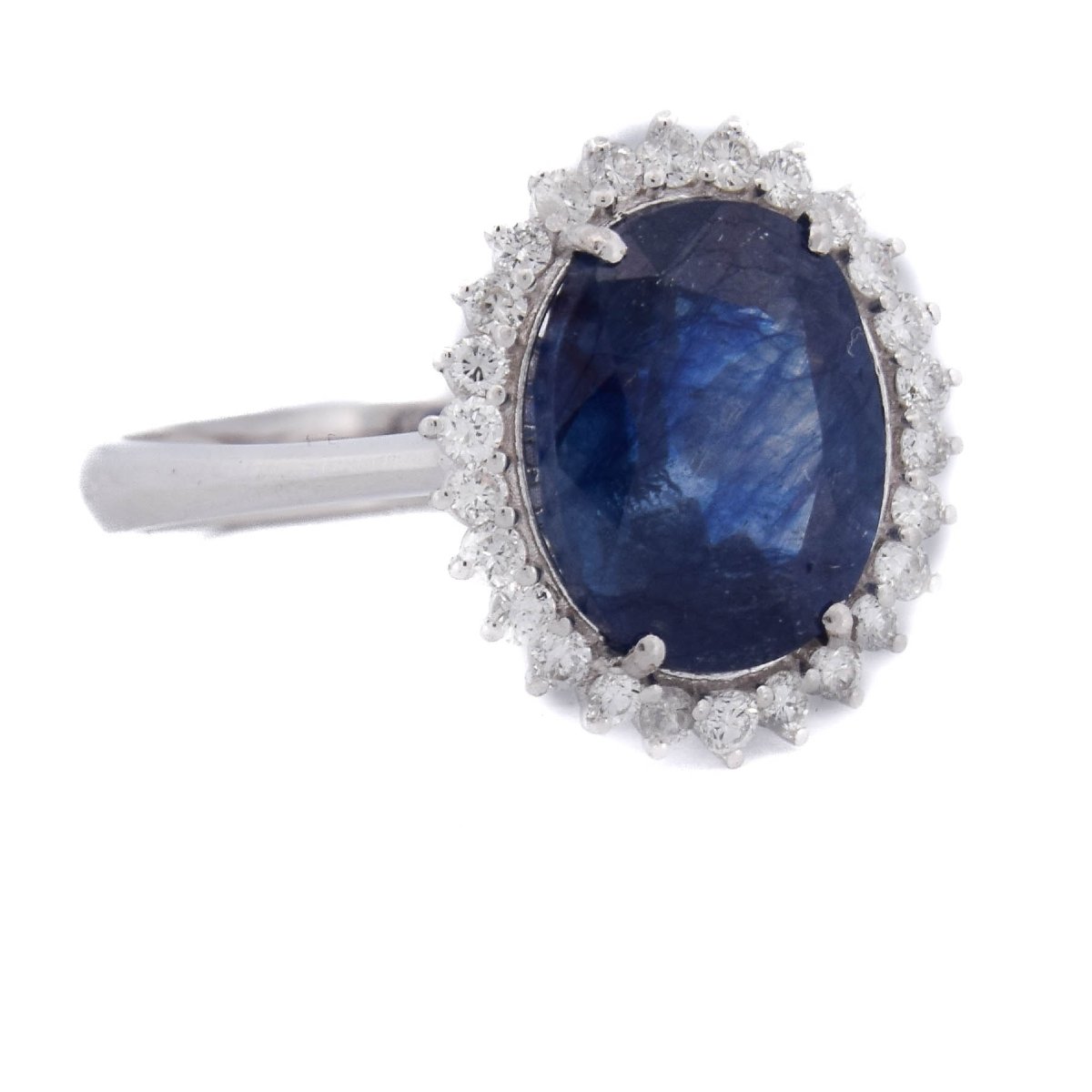 Contemporary 18-karat White Gold Ring With A 4.06-carat Blue Sapphire And Diamonds   An729-photo-2