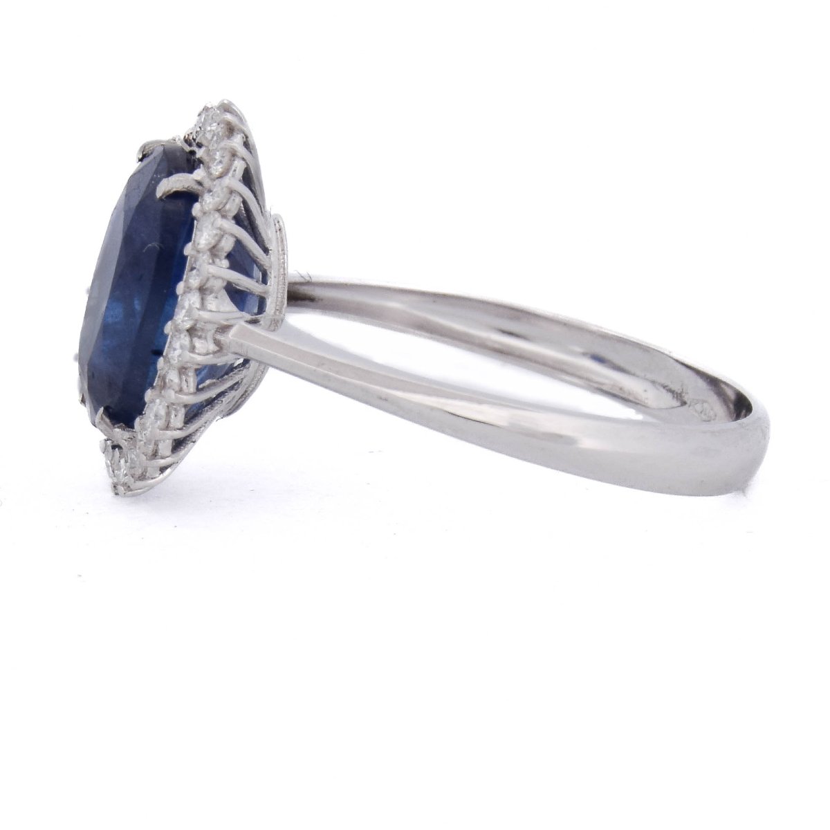 Contemporary 18-karat White Gold Ring With A 4.06-carat Blue Sapphire And Diamonds   An729-photo-1