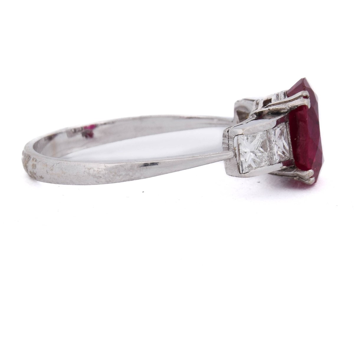 Bague Vintage en Or Blanc 18 Carats, Rubis Birman et Diamants  AN180 112-229-photo-3