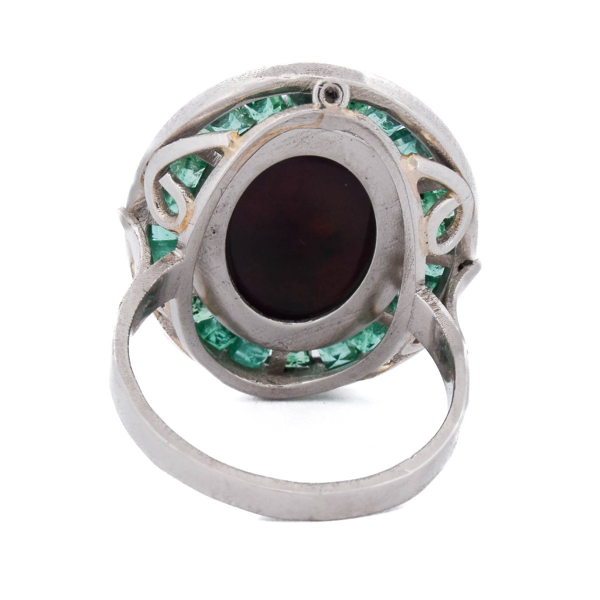 Bague en platine, opale cabochon de 10,40 ct et émeraudes de 4,50 ct-photo-1