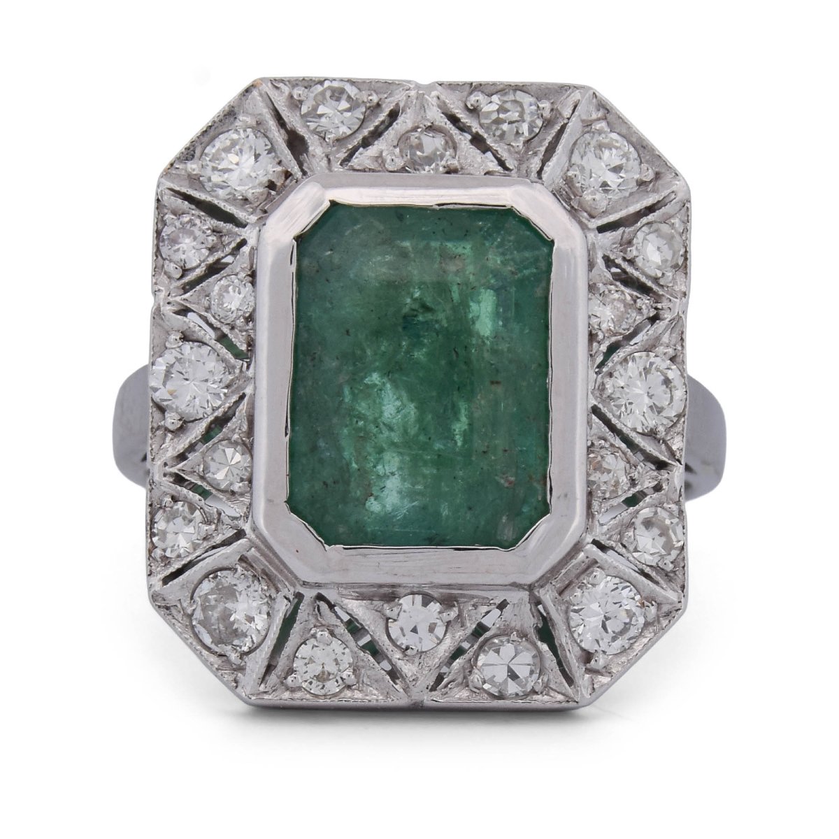 Bague Art Déco en Or Blanc 18 Carats, Émeraude de 4,50 ct et Diamants AN131 (00219)