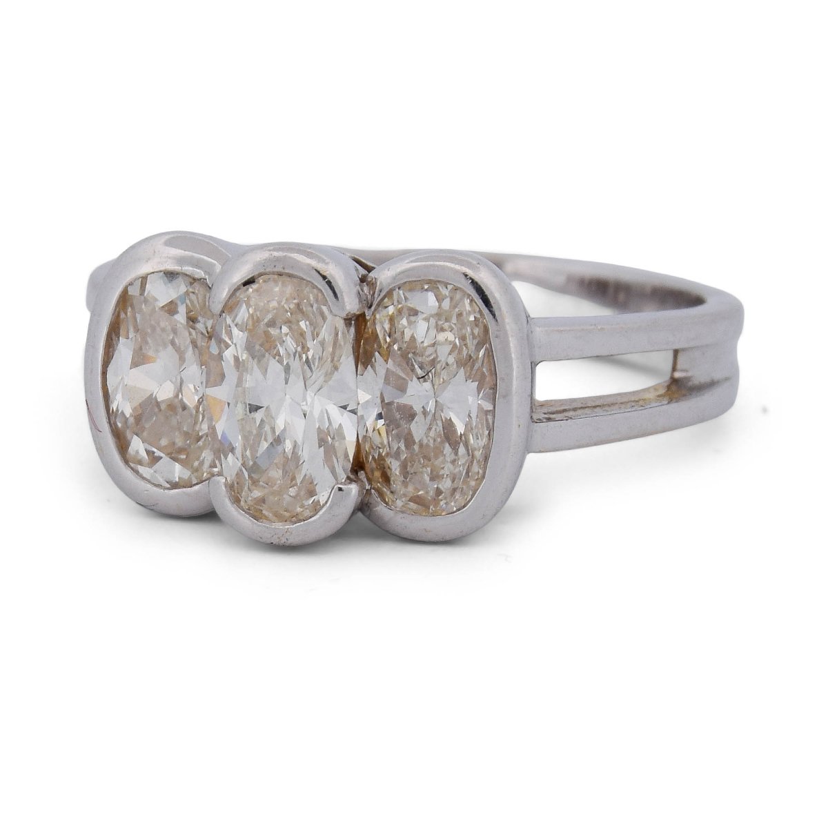 Bague Vintage Trois Diamants Taille Old Mine Cut en Or Blanc 18 Carats – Environ 1,50 ct  AN327-photo-3