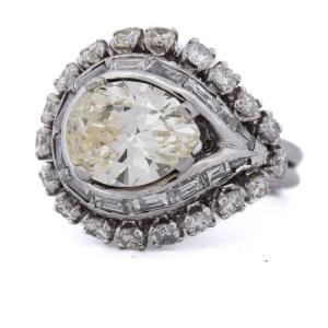 1930s Art Deco Ring With A Pear-shaped Diamond In Platinum   An340