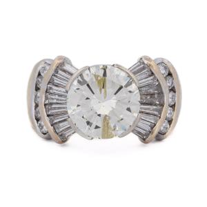 Bague En Or 18 Carats Avec Diamant Central De 6,30 Carats Et Diamants G VS     AN689 