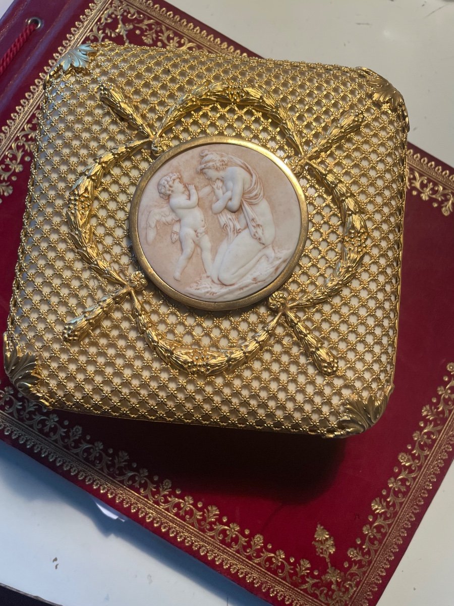 Porcelain And Gilt Bronze Jewelry Box By Paul Milet-photo-8