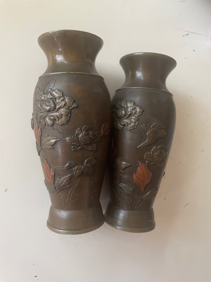 Pair Of XIXth Indochinese Bronze Vases-photo-4