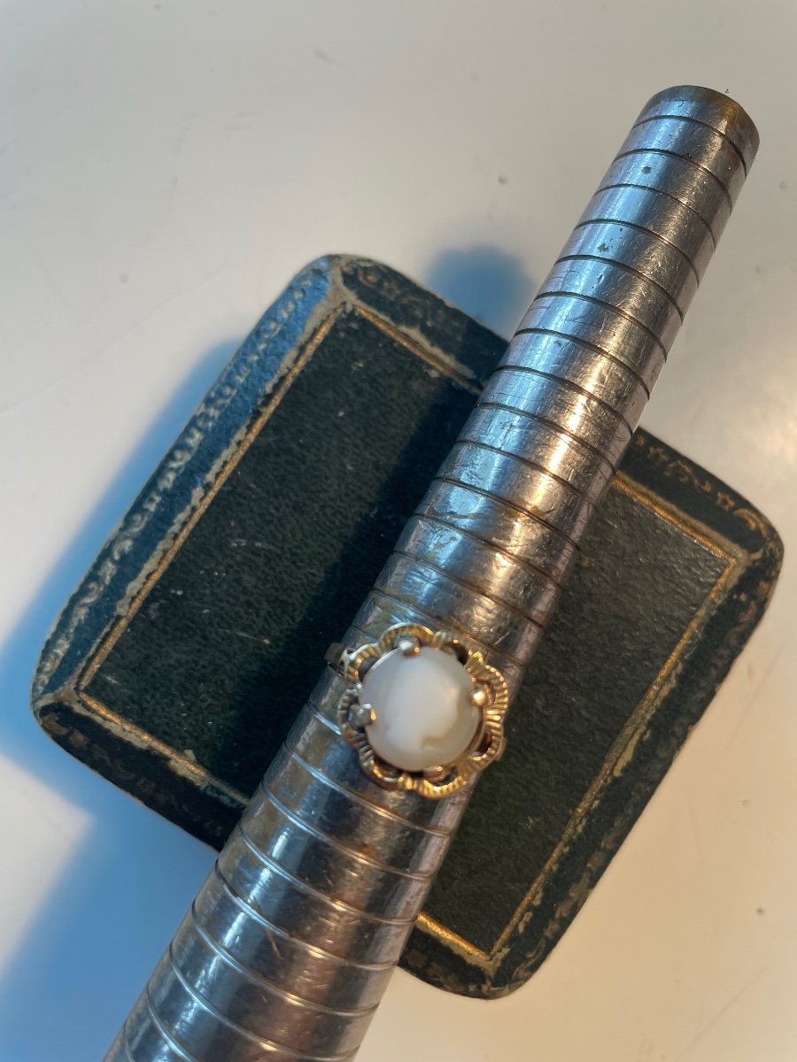 Gold And Cameo Ring