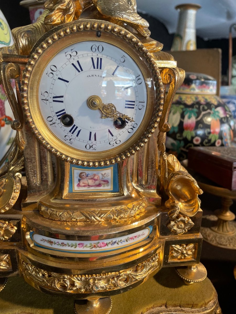 Gilt Bronze And Porcelain Clock-photo-4