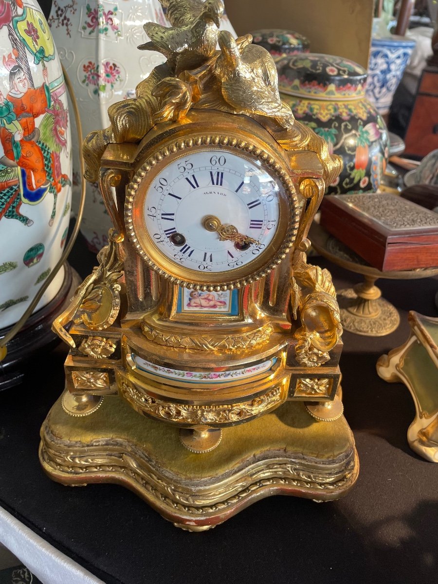 Gilt Bronze And Porcelain Clock-photo-7