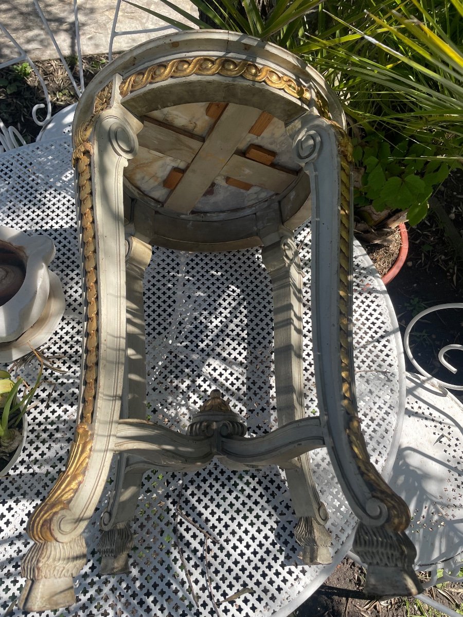 Lacquered Golden Wood Pedestal Table -photo-2