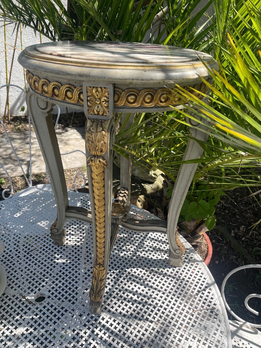 Lacquered Golden Wood Pedestal Table 