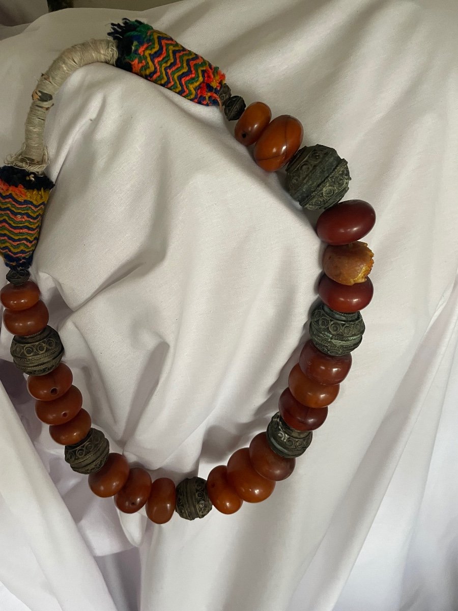 Ethnic Necklace In Amber And Metal-photo-2
