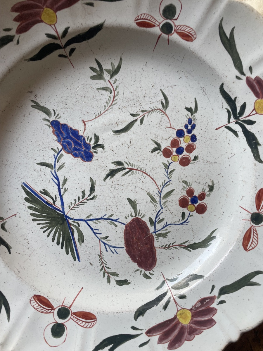 18th Century Chinese Earthenware Dish -photo-2