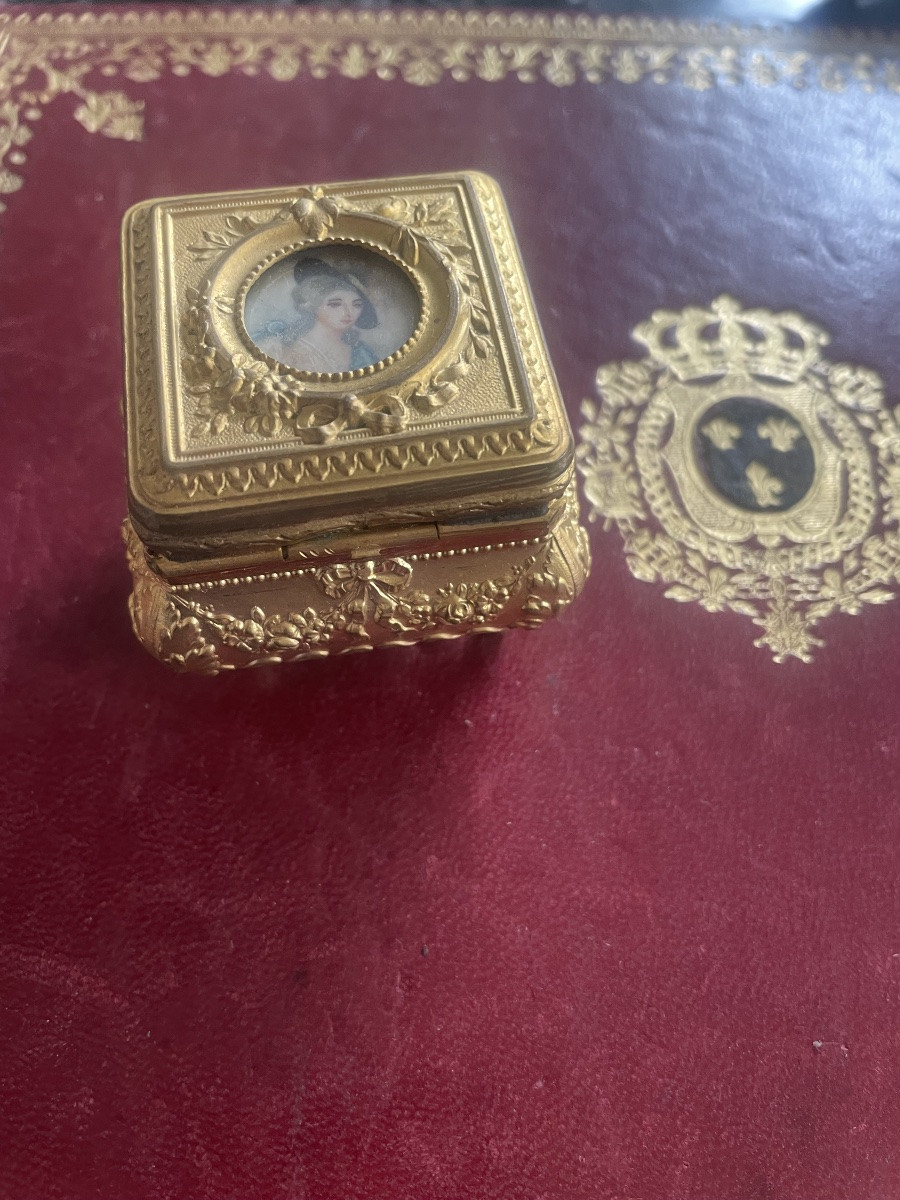 Gilded Brass Box And Miniature-photo-4