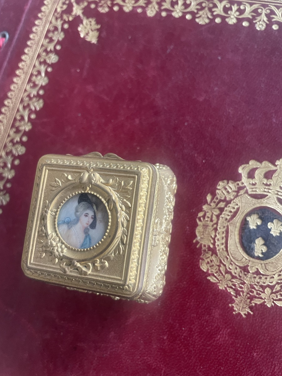 Gilded Brass Box And Miniature-photo-7